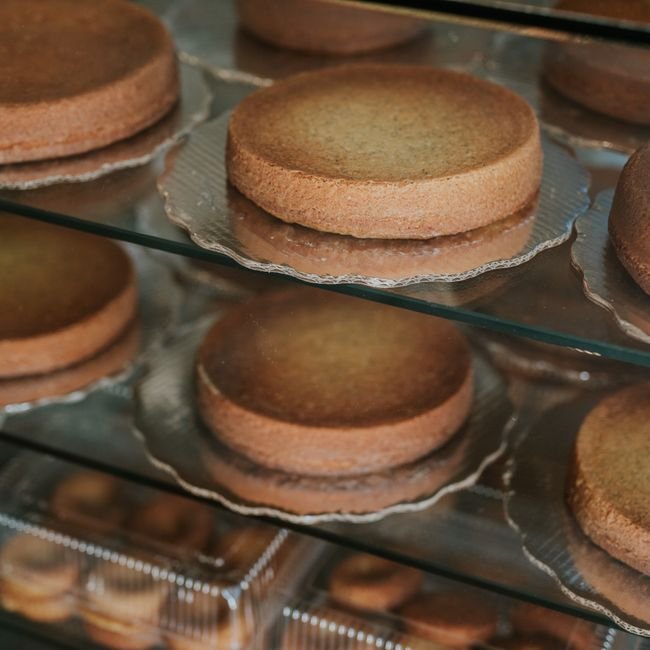 Vitrine de pâtisseries italiennes.